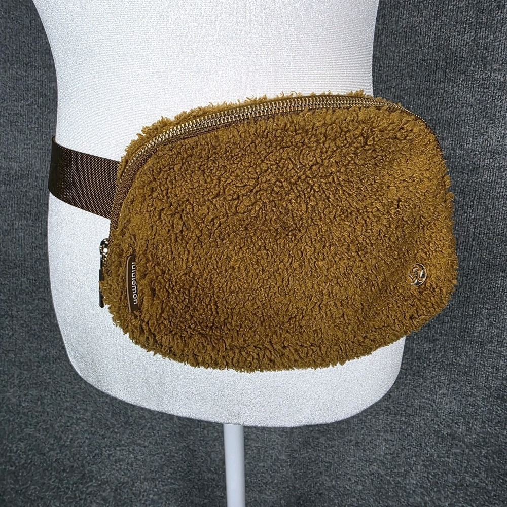 Lululemon Fleece‎ Everywhere Belt Bag Burnt Caramel Brown Purse Travel Gym Yoga